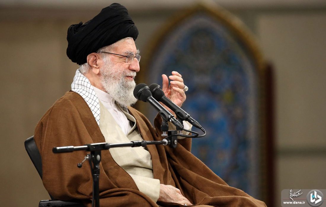 دولت و مجلس انقلابی مبارزه با اژد‌های هفت سر فساد را دنبال کنند