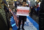 زنجانی ها پرچم اسرائیل را به آتش کشیدند
