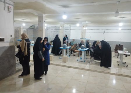 اشتغالزایی ۲۰ نفر از بانوان زنجانی در گارگاه خیاطی