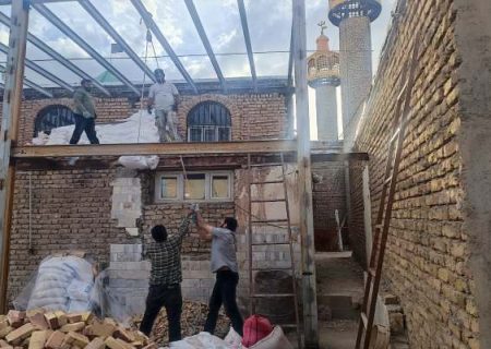 همت جهادی برای توسعه شبستان مسجد روستای رجعین